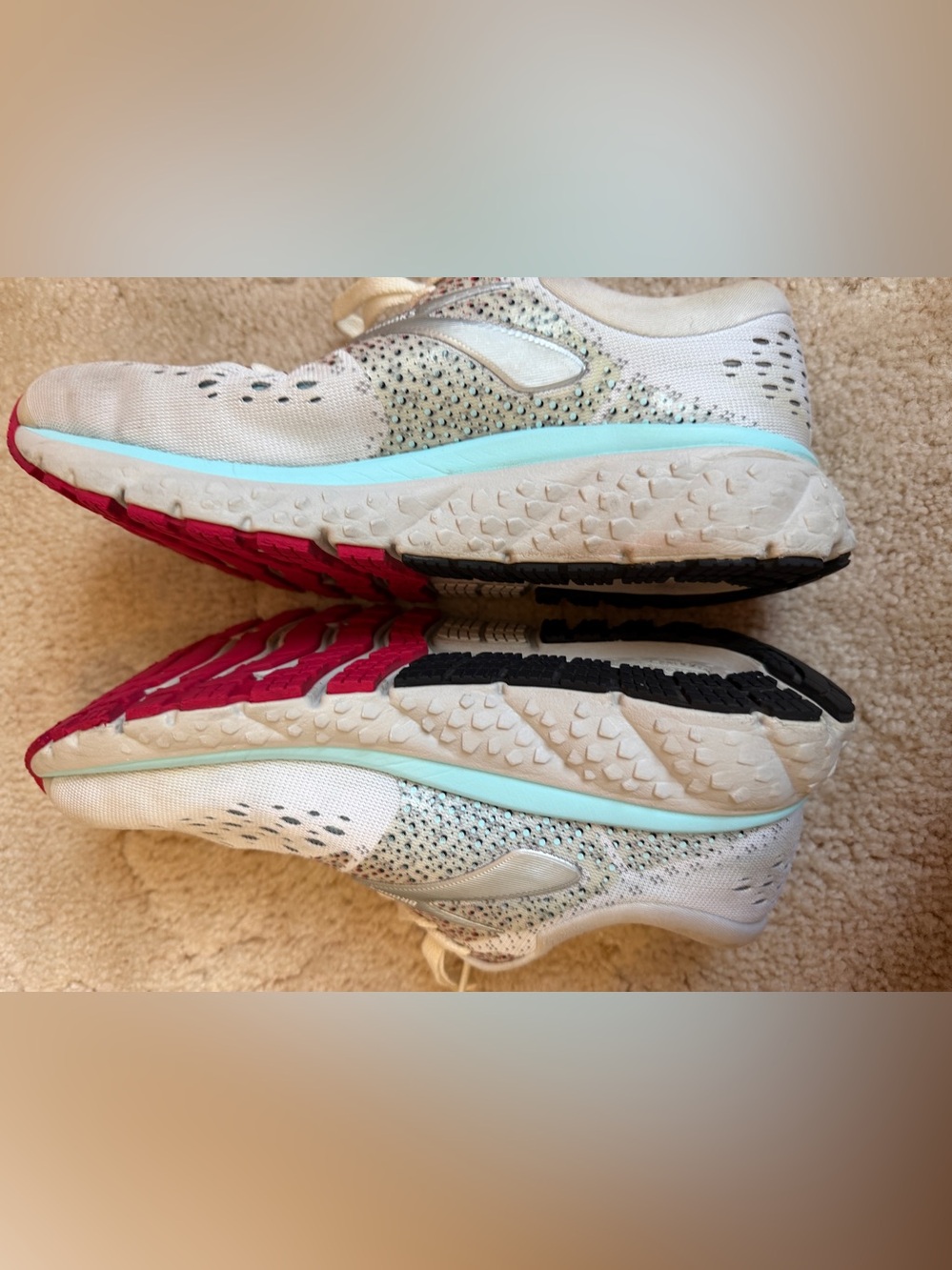 Brooks Glycerin Women’s Athletic Shoes — 7 1/2 - Picture 9 of 10